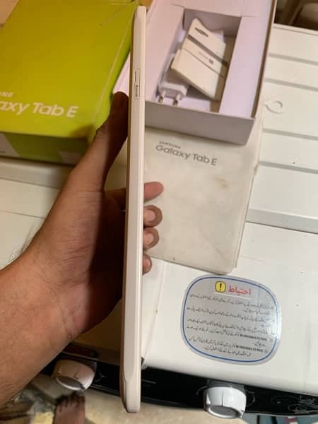 Samsung Tab E  10/10 condition 12