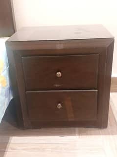 side table 1  wooden  2 drawers 0