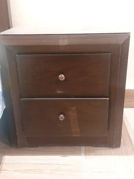 side table 1  wooden  2 drawers 3