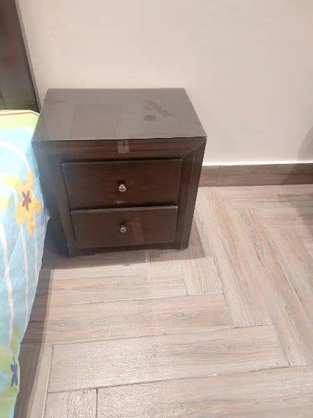 side table 1  wooden  2 drawers 5