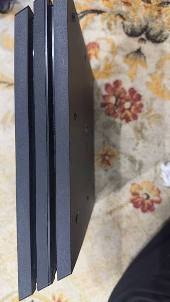 ps4 pro brand new condition 1tb 0