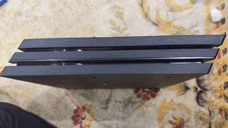 ps4 pro brand new condition 1tb 1