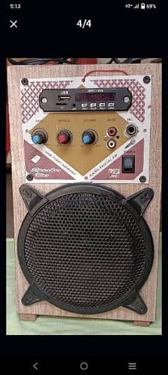 wooden speaker in new condition 220 volt work only