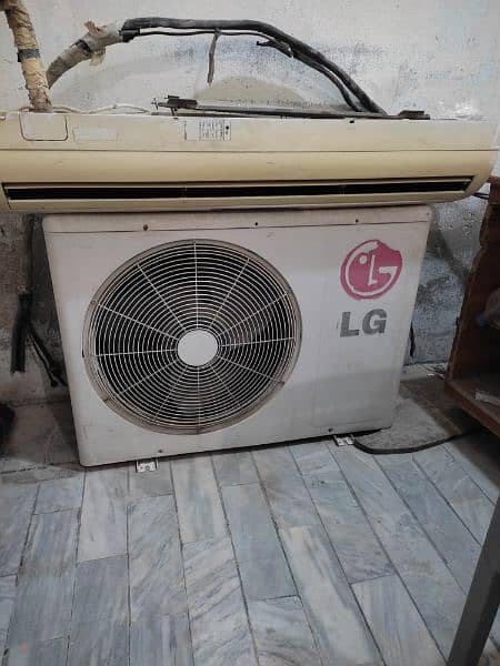 LG non-invorter AC used 1