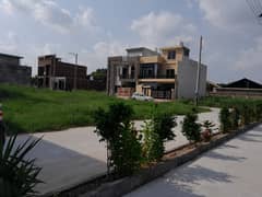 Plot For Sale on ideal location opposite Askari 14 0