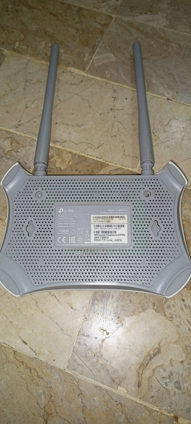 tp link 300 Mbps wireless N router TL-WR840N 1