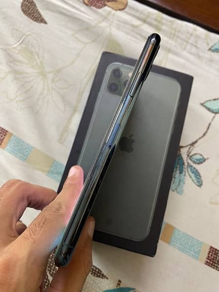 iphone 11 pro max, dual sim pta approved. 1