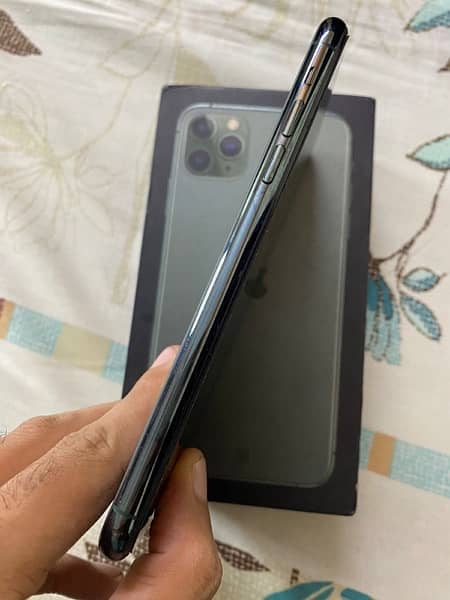 iphone 11 pro max, dual sim pta approved. 3