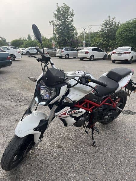 Benelli TnT 150i Efi White 3