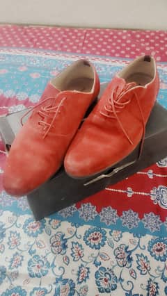 Slightly used men's branded shoes