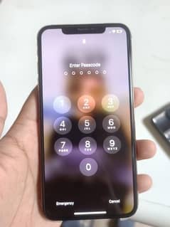 iPhone xsmax 256gb read ad