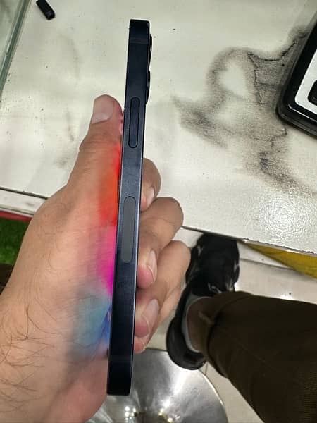 iphone 12 mini 4