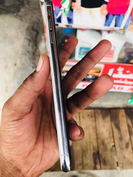 iPhone XSMax pta Approved 10/10 condition white colour 64 gb 5