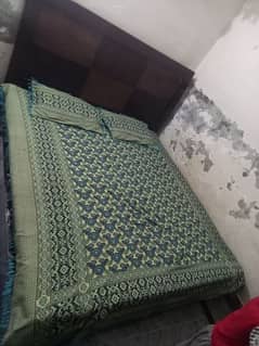 bed set with dressing 0