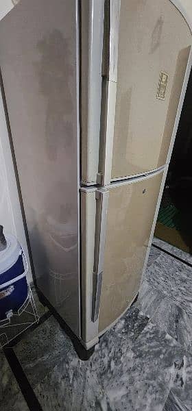 dawlance refrigerator lush condition 0