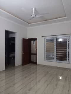 3 Bed Semi Double Story House For Rent On 10 Marla