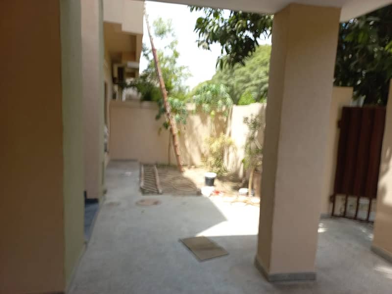 Askari 11, 10 Marla, 03 Bed, Luxury House For Rent. 12