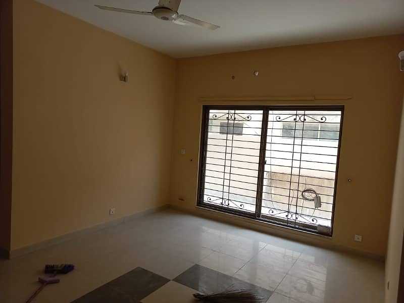 Askari 11, 10 Marla, 03 Bed, Luxury House For Rent. 13