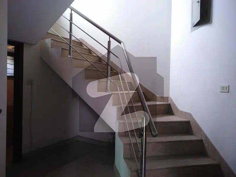 Askari 11, 10 Marla, 03 Bed, Luxury House For Rent. 23