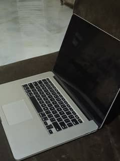 mackbook pro 2015 late