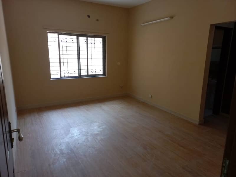 Askari 11, Sector A, 10 Marla, 03 Bed, Luxury House For Rent. 2