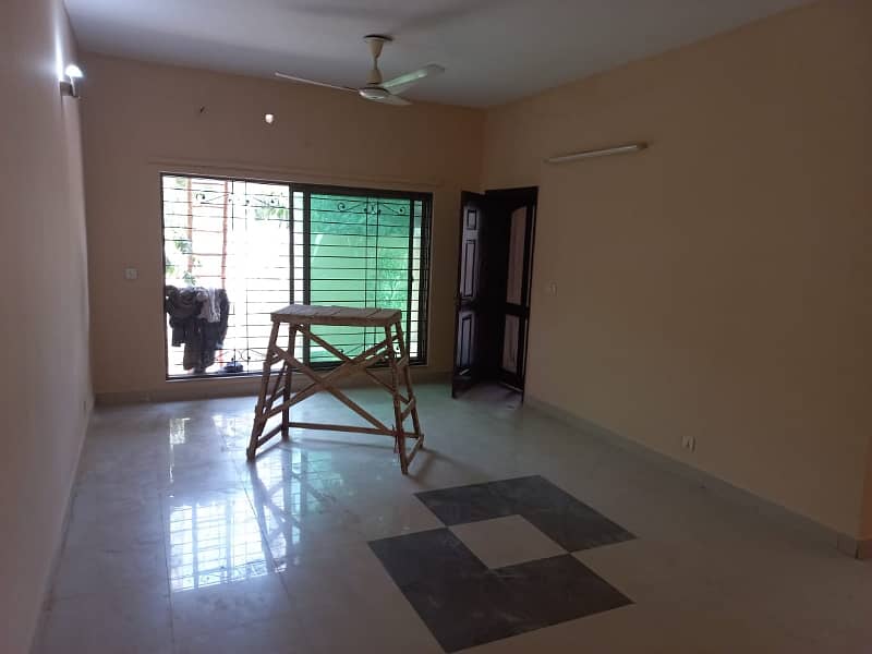 Askari 11, Sector A, 10 Marla, 03 Bed, Luxury House For Rent. 5