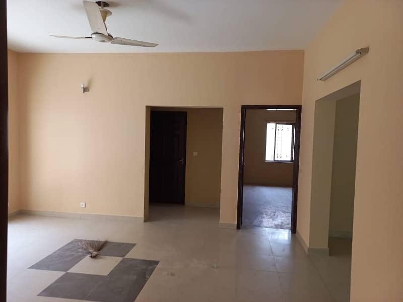 Askari 11, Sector A, 10 Marla, 03 Bed, Luxury House For Rent. 7