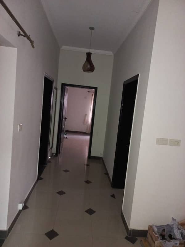 Askari 11, Sector A, 10 Marla, 03 Bed, Luxury House For Rent. 14