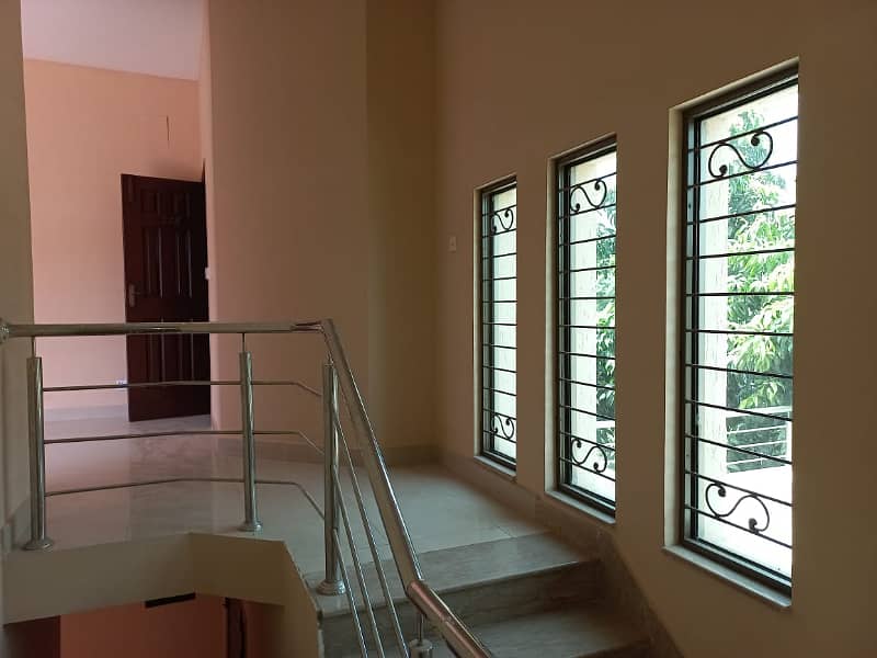 Askari 11, Sector A, 10 Marla, 03 Bed, Luxury House For Rent. 17