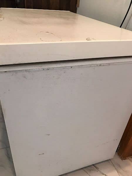 waves deep freezer for urgent sale 3