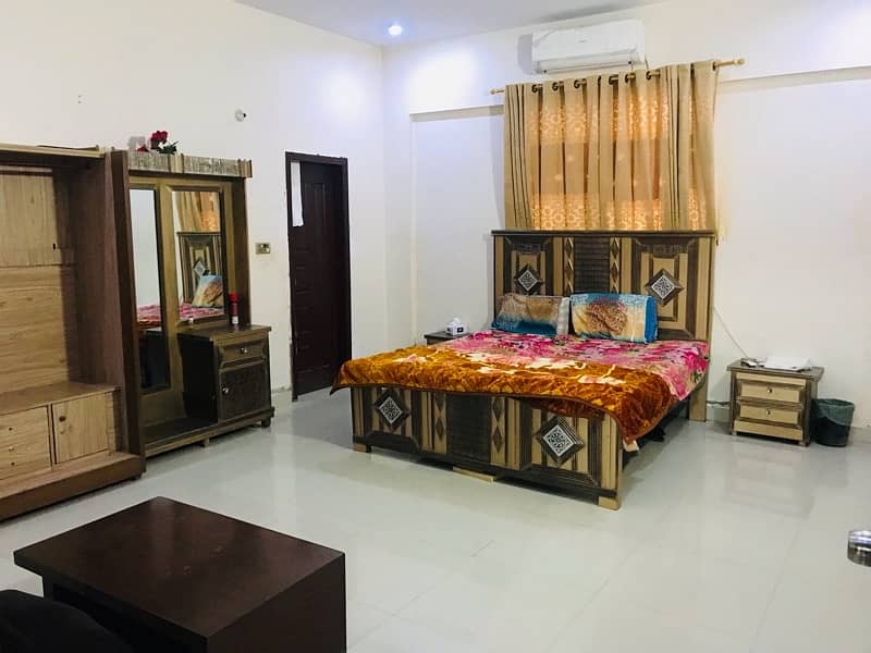 GUEST HOUSE ROOMS AVAILABLE 24HOURS AREA GULSHAN JAUHOR 18