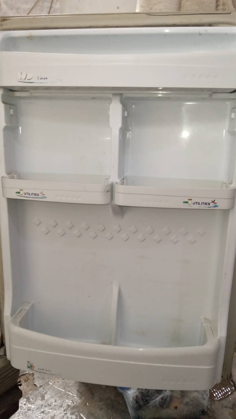 PEL Freezer / Refrigerator With Medium Size 6