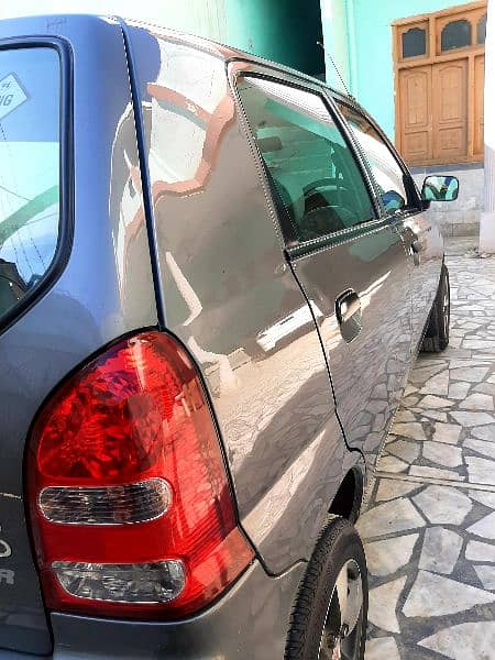 Suzuki Alto 2011 3