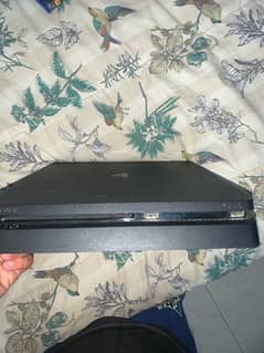 ps4 gme with 8 games and 2 controllers