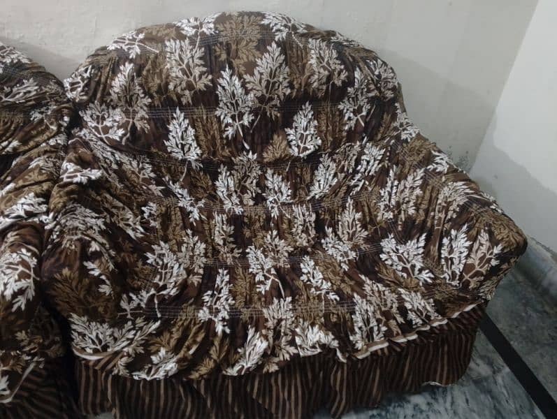 7 seater sofa set for sell in reasonable price 1