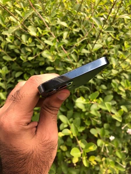 iphone 12 Pro 256 GB Factory Unlock NOn PTA 7