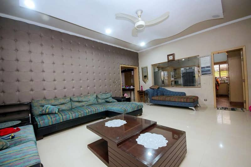 ONE KANAL Bungalow For Sale C-Block DHA Phase 1 2