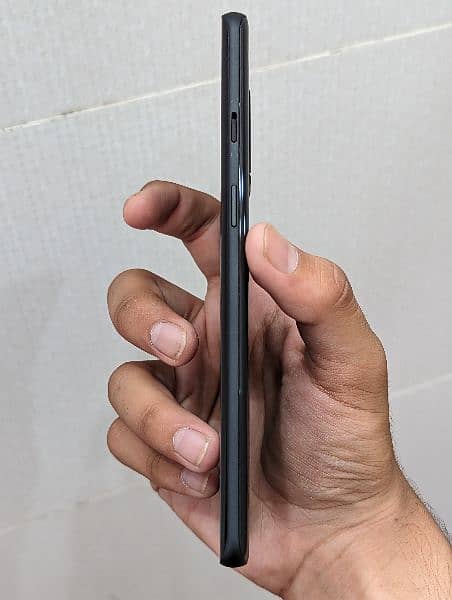 One plus 8 5G single sim 8/128gb 6