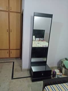 Dressing mirror or table