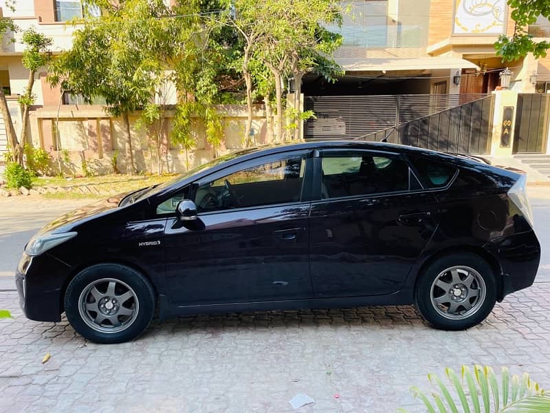 Toyota Prius 2013 3