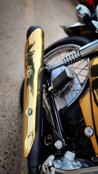 Honda CG 125 gold special edition SE 3