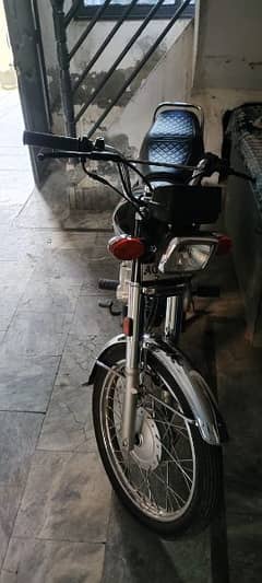 Honda 125 Black color. MULTAn number