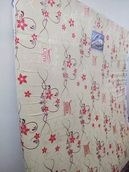 Foam Mattress queen size 78x72 4" saaf suthra adult used hai 6