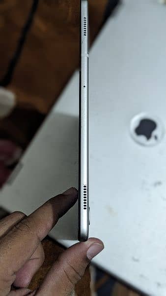 Samsung tab S5e  4 64g screen broken 3