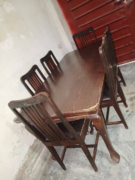 I want a solid Wood Dining Table for sale 1