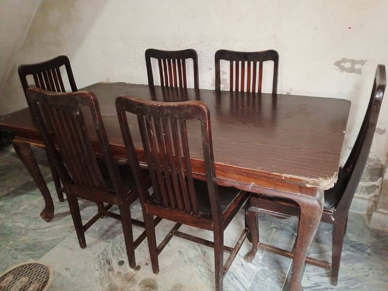 I want a solid Wood Dining Table for sale 2