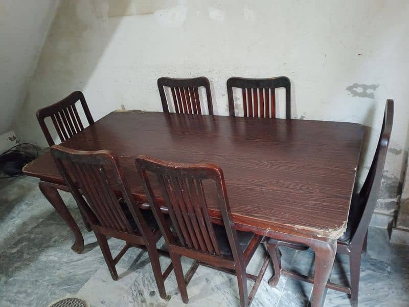 I want a solid Wood Dining Table for sale 3