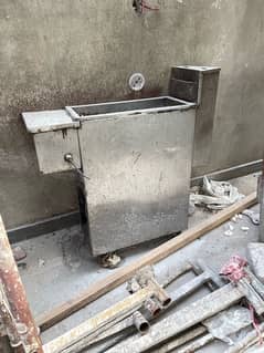 Fryer for Sale on Urgent Basis