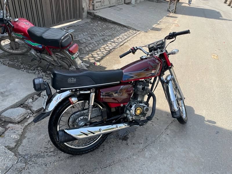 honda 125 red 2