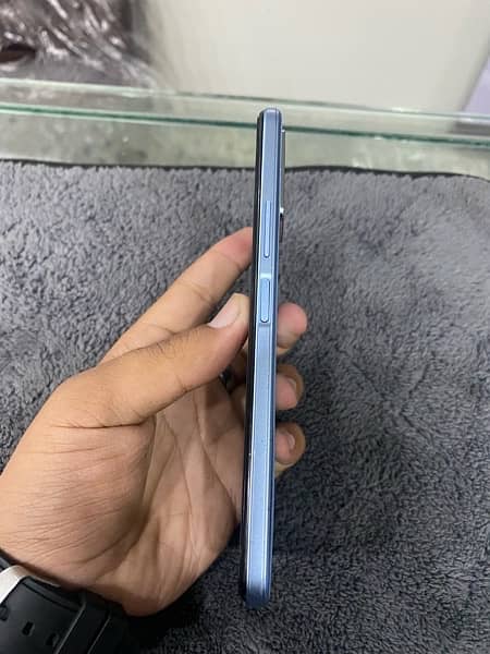 Vivo y33s 8+4 128 7